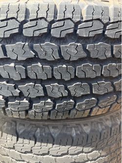 2022 Sahara Tires and wheels