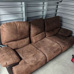 7.5 Ft Sofa With Recliner On Each Side 