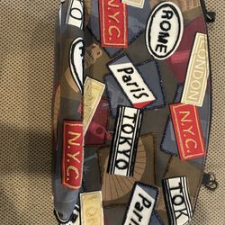 NEED GONE ASAP BUNCH OF USED VINTAGE WOMEN PURSE 5- 20 A PAIR 