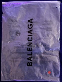 Balenci white t