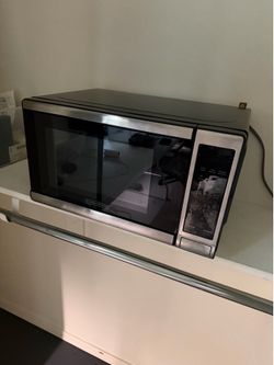 Very clean microwave medium small size