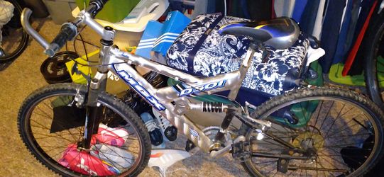 Mongoose mountain bike