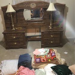 King Head Board And Frame with 2 Nightstands And Dresser