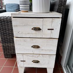 White rustic wood small 3 drawer chest