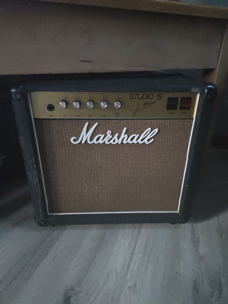 Marshall studio 15 vintage amp