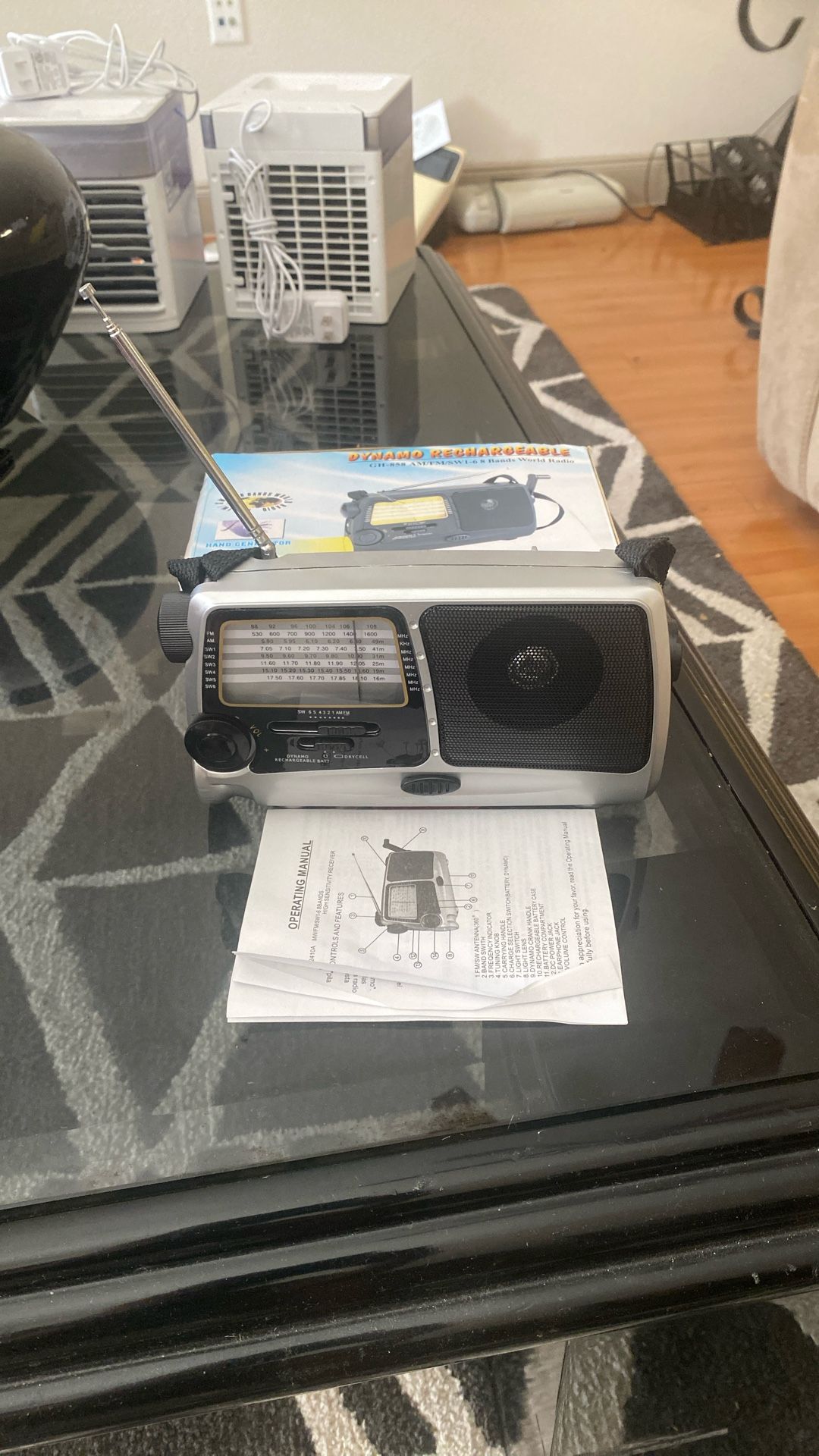 Radio hand and battery operated