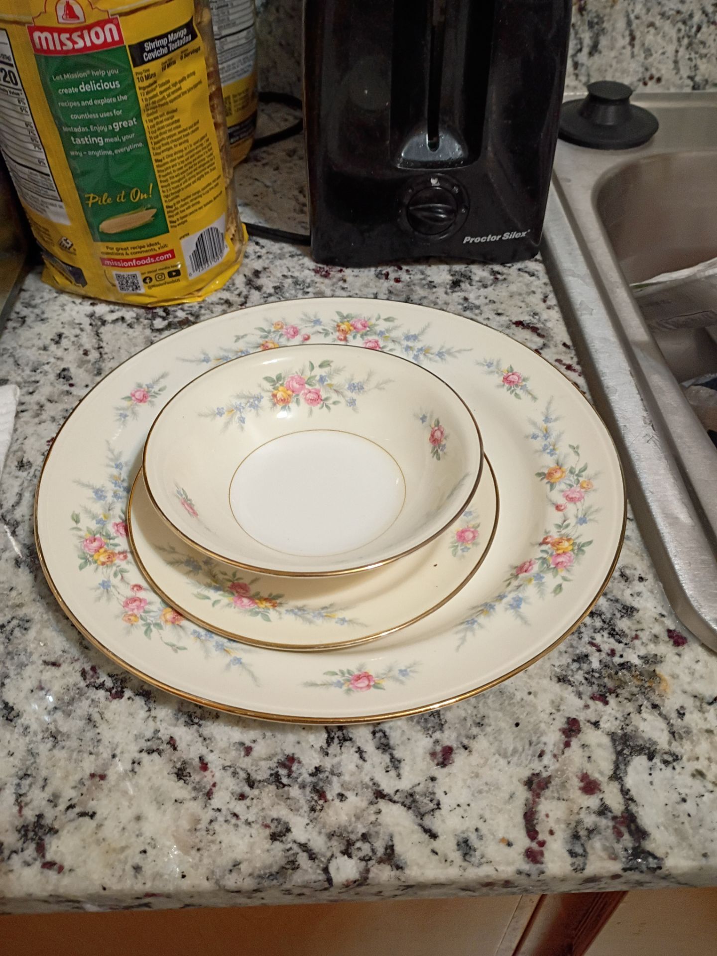 Homer Laughlin Eggshell Georgian Cashmere Vintage 1940s Bohemian Dinner China