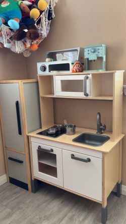 Play kitchen