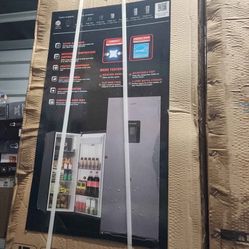 Refrigerator/freezer With Water Dispenser
