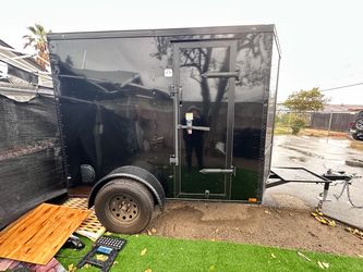Enclosed trailer