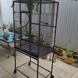 Jaula Negra Para Aves En Exelentes Condiciones 