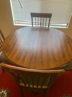 Dinner Table and 4 Chairs