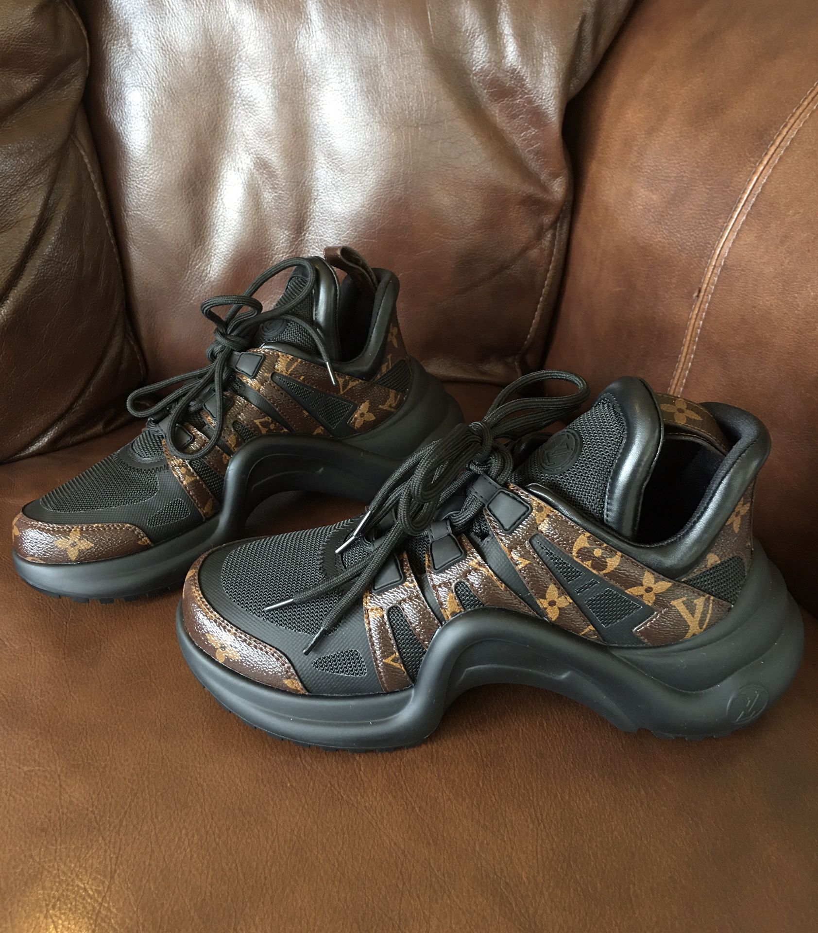 Louis Vuitton Arch light Sneakers for Sale in Moreno Valley, CA - OfferUp