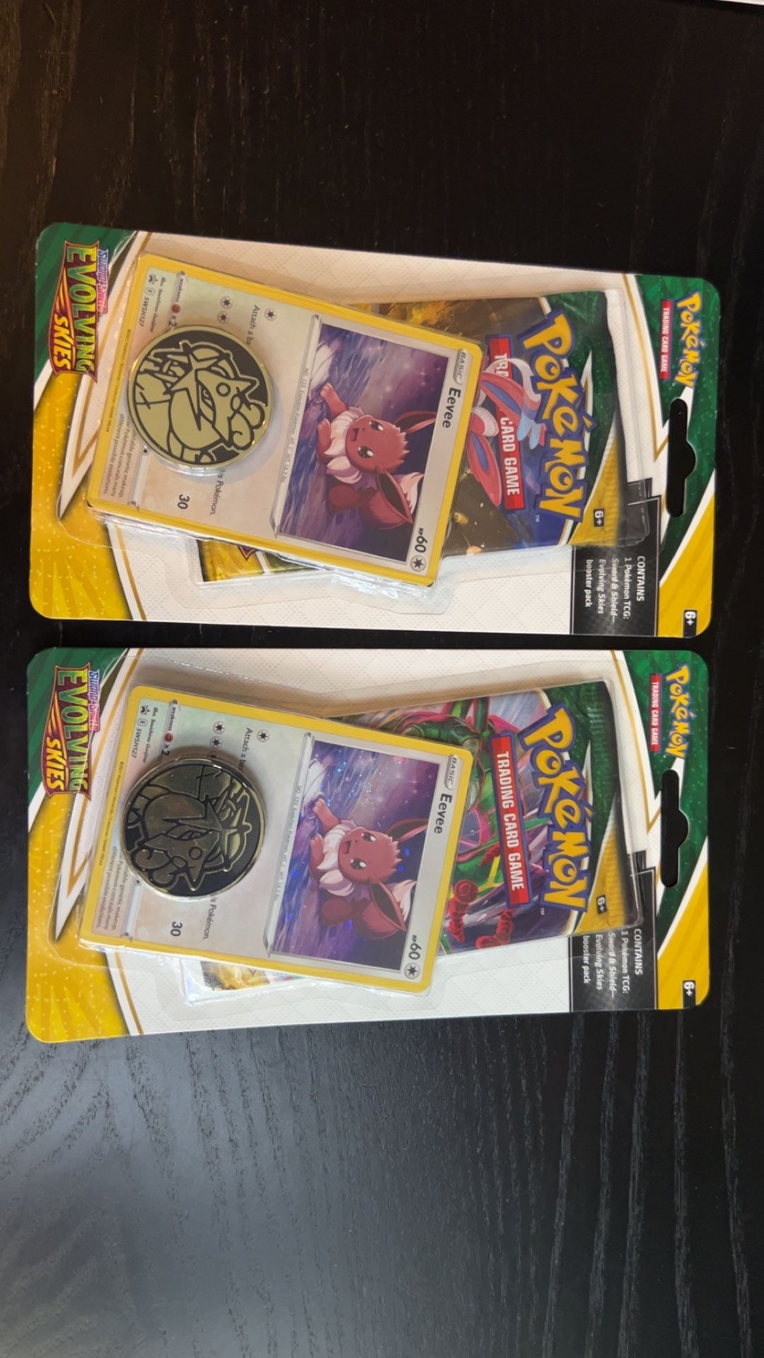 Pokémon TCG: Sword & Shield Evolving Skies Checklane Blister Pack – Eevee Promo