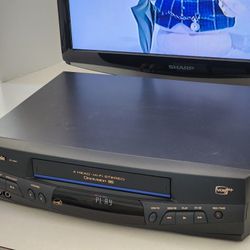 Panasonic Hi-Fi Stereo VCR With Omnivision 