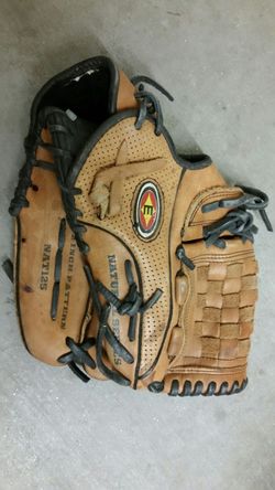 Easton baseball glove youth size