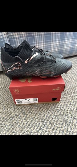 New Men’s Puma Future 7 Ultimate Soccer Cleats size 10 1/2 
