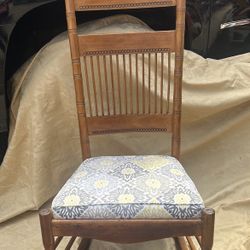 Antique Victorian spindle rocking chair.
