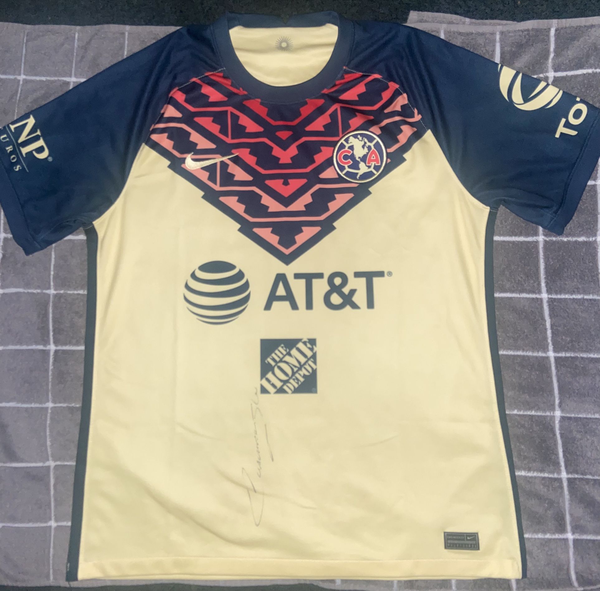 Cuauhtemoc Blanco signed jersey Club America