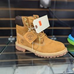 Timberland Premium Boots (@Bodega Solai)