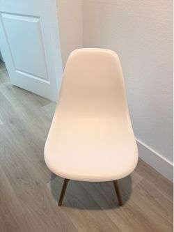 Modern Desk/Dining Chair/ Silla Moderna de Escritorio/Comedor