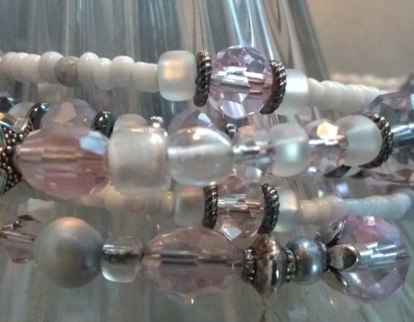 Beautiful Pink And Clear Glass Beads Choker 