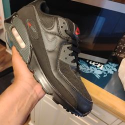 AIRMAX ,90 CUSTOM SIZE 9.5 