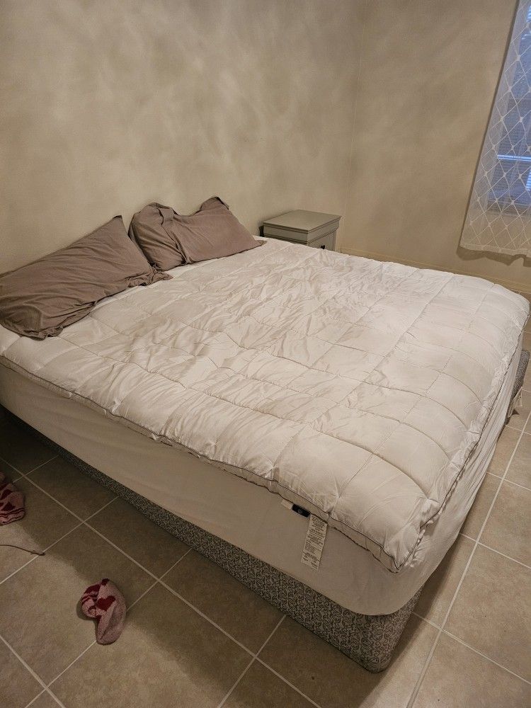 King Mattress w/ Box Springs