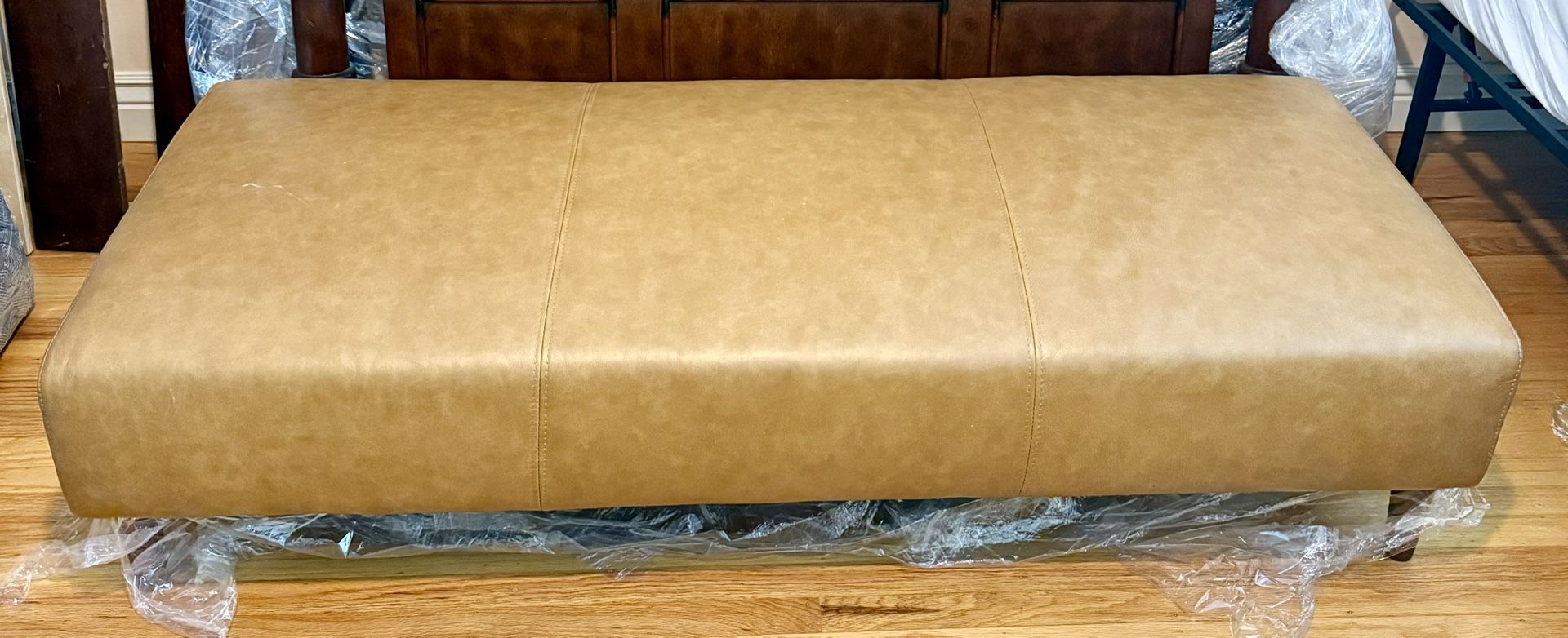 Excellent Rivet Ava Mid-Century là một Modern Rectangular Leather Ottoman Bench, Large, Caramel Leather, 63.4"D x 25.6"W x 15.7"H