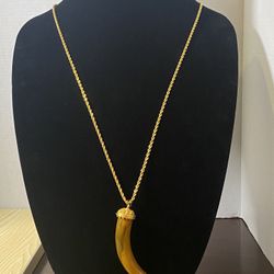 Kenneth Lane Tusk Pendant Gold Tone Necklace N-2513