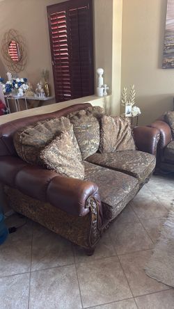 Couch set