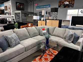 Stunning L-shaped couch! $1699 🏠🩶✨