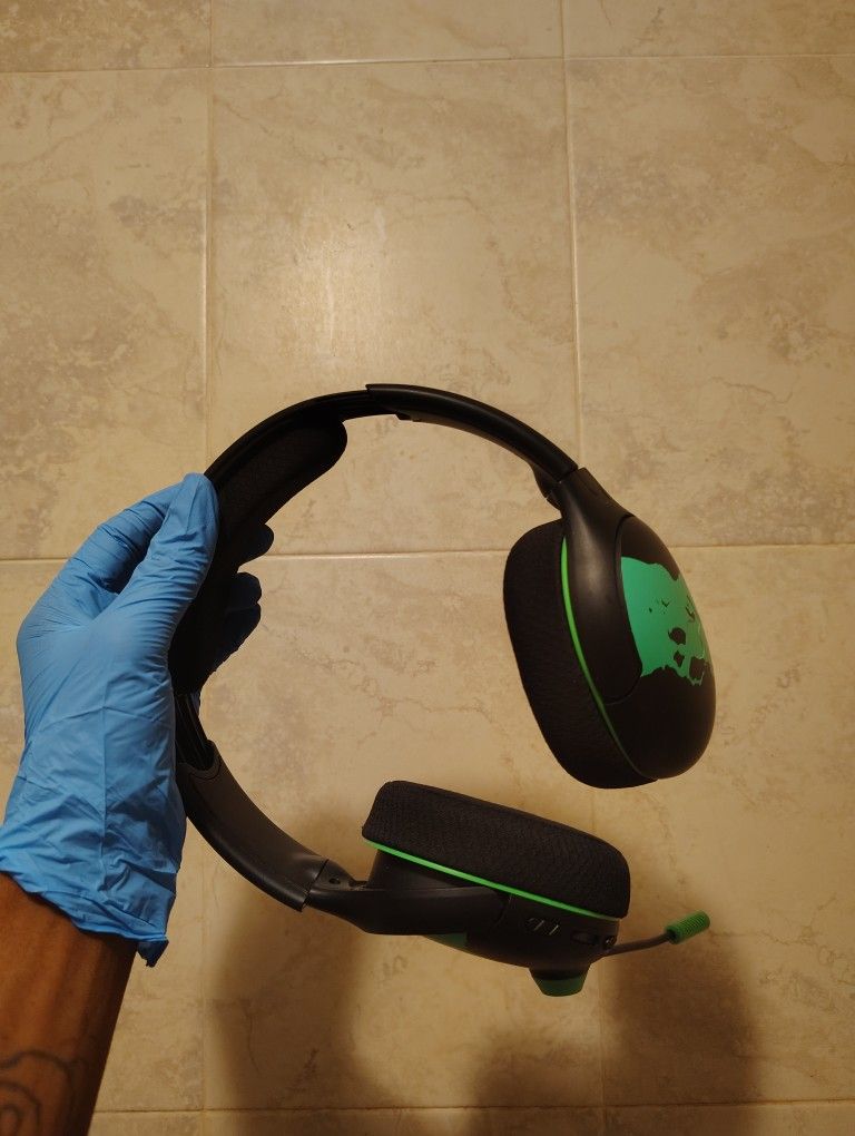 AirLite Pro Glow Wireless Gaming Headset