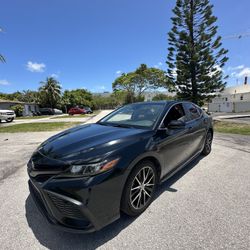 2021 TOYOTA CAMRY SE 