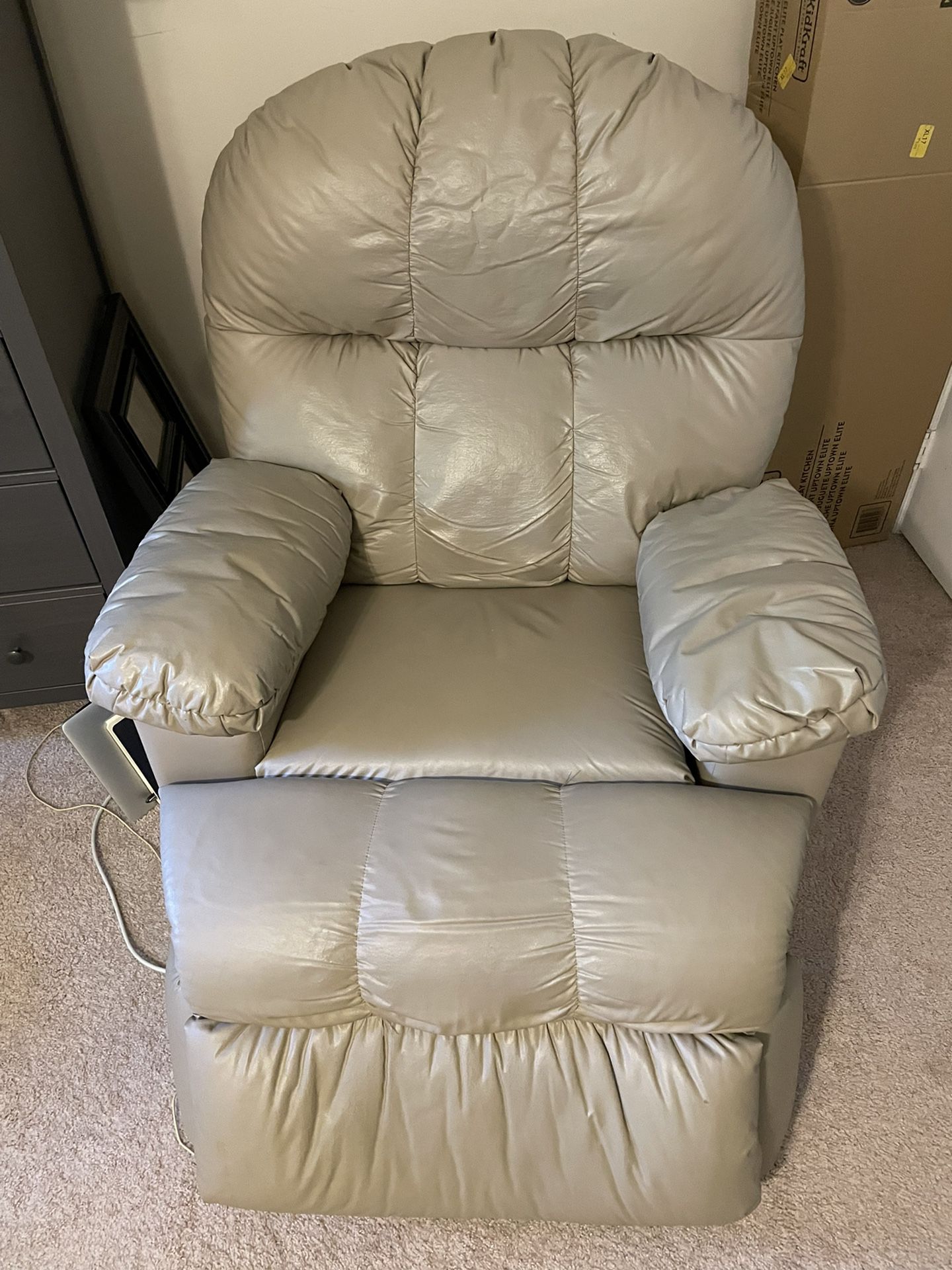 Recliner With Cupholder