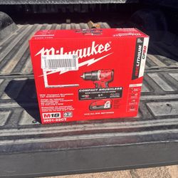Milwaukee 18v Drill With 2 Batteries