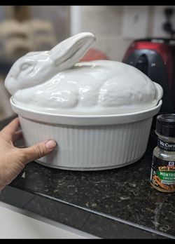 Bunny Casserole Or Decor ......Casserola De Conejito Oh Decoracion