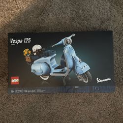 LEGO Vespa 125 #10298 Complete In Box