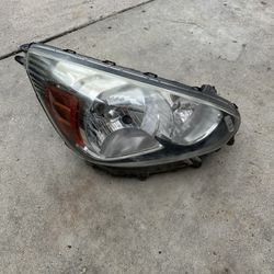 2014 2015 Mitsubishi Mirage Passenger (Right) Headlight