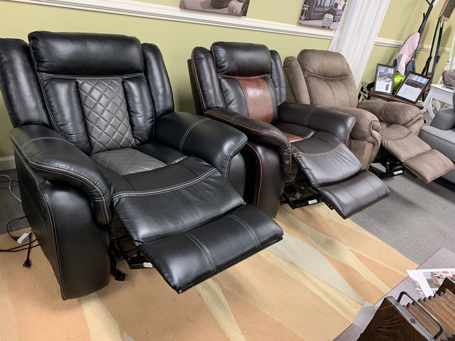 *NO CREDIT NEEDED* AWESOME BLACK/GREY OR ESPRESSO/BROWN OR LIGHT BROWN RECLINERS!!! EASY FINANCE!!!