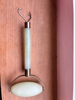 Facial roller