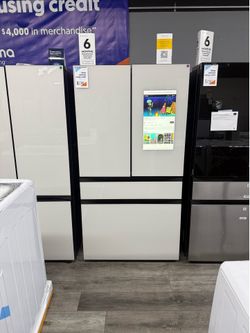 🔥 Samsung - Bespoke 23 Cu Ft Counter Depth 4-Door French Door refrigerator With Family Hub In white Glass 🔥