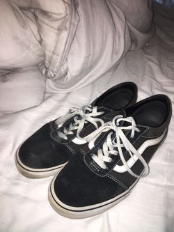 Size 7 in youth vans shoes
