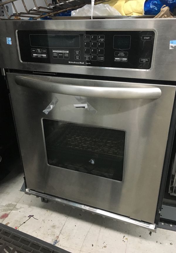 24” width KitchenAid single wall oven slightly used for Sale in Santa