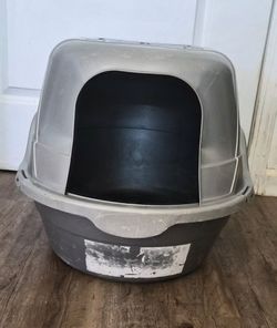 Nature's Miracle® Silver Oval Hooded Litter Box – Good Condition