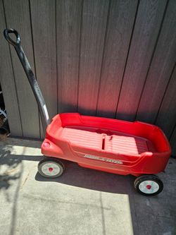 Radio flyer wagon