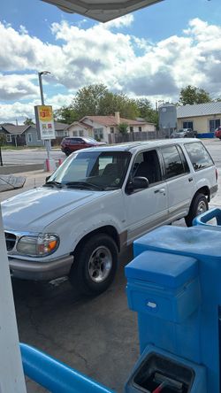 2000 Ford Explorer
