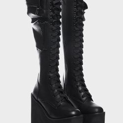 DOLLS KILL BLACK PLATFORM BOOTS