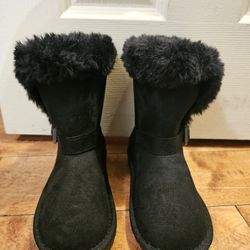Size 12, Toddler Black Furry Boots. Brand NEW. NEVER USED.