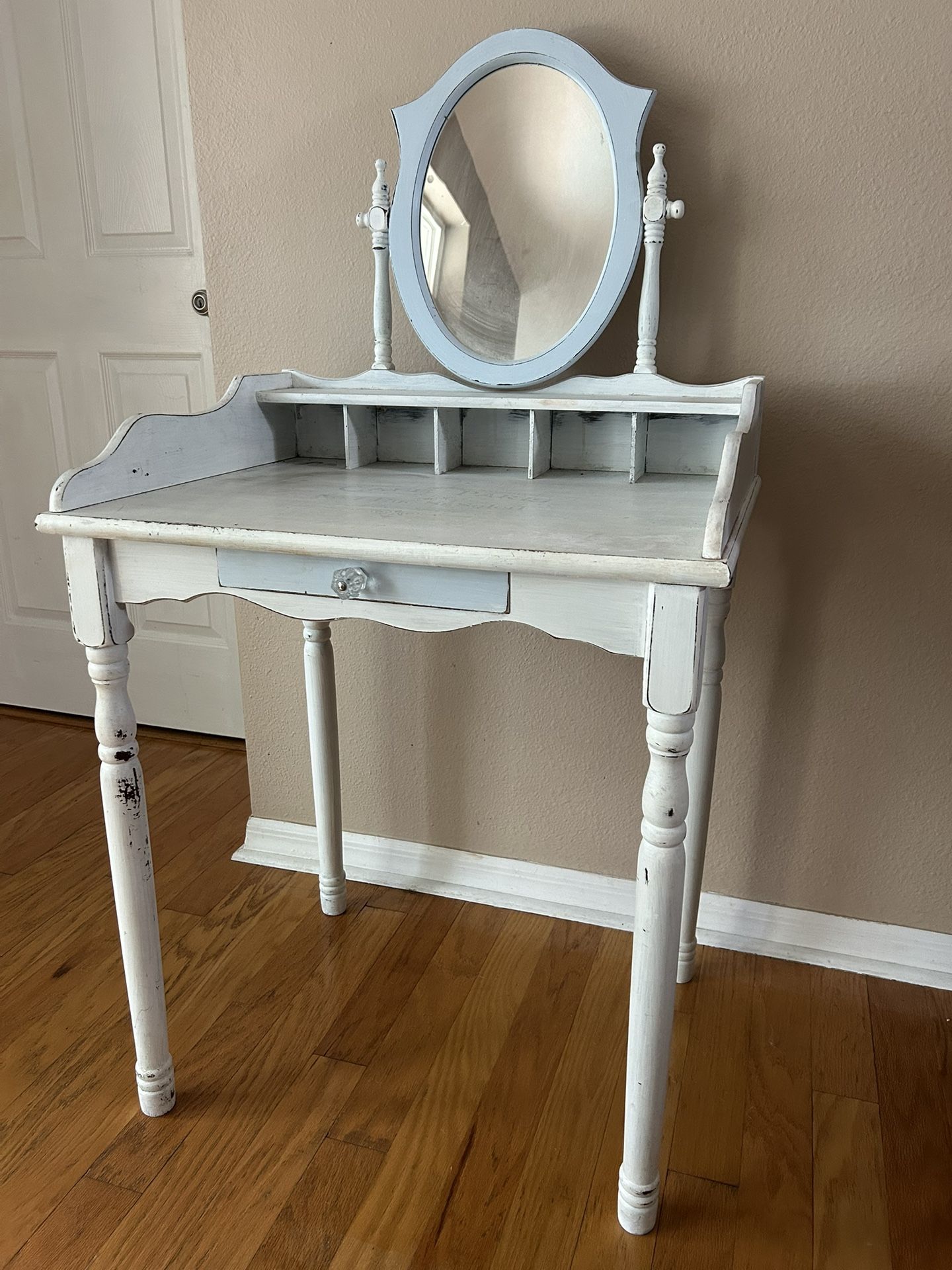 Make Up Table With Drawer And Mirror